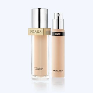 プラダ(PRADA)のプラダ　ファンデ(ファンデーション)