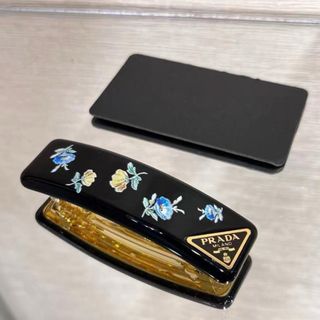 プラダ(PRADA)のプラダ　ヘアピン バレッタ 花柄(バレッタ/ヘアクリップ)