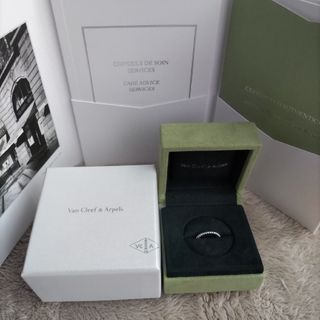 ヴァンクリーフアンドアーペル(Van Cleef & Arpels)の15日まで値下げ中！ヴァンクリーフ＆アーペル ペルレ リングスモール K18WG(リング(指輪))