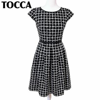 トッカ(TOCCA)の美品 トッカ 半袖ワンピース フレア XS ブロックチェック　黒×白(ひざ丈ワンピース)