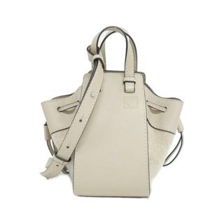 ロエベ(LOEWE)のロエベ ハンモック ドローストリング ミニ 314 39 V07 ショルダーバッグ(ショルダーバッグ)